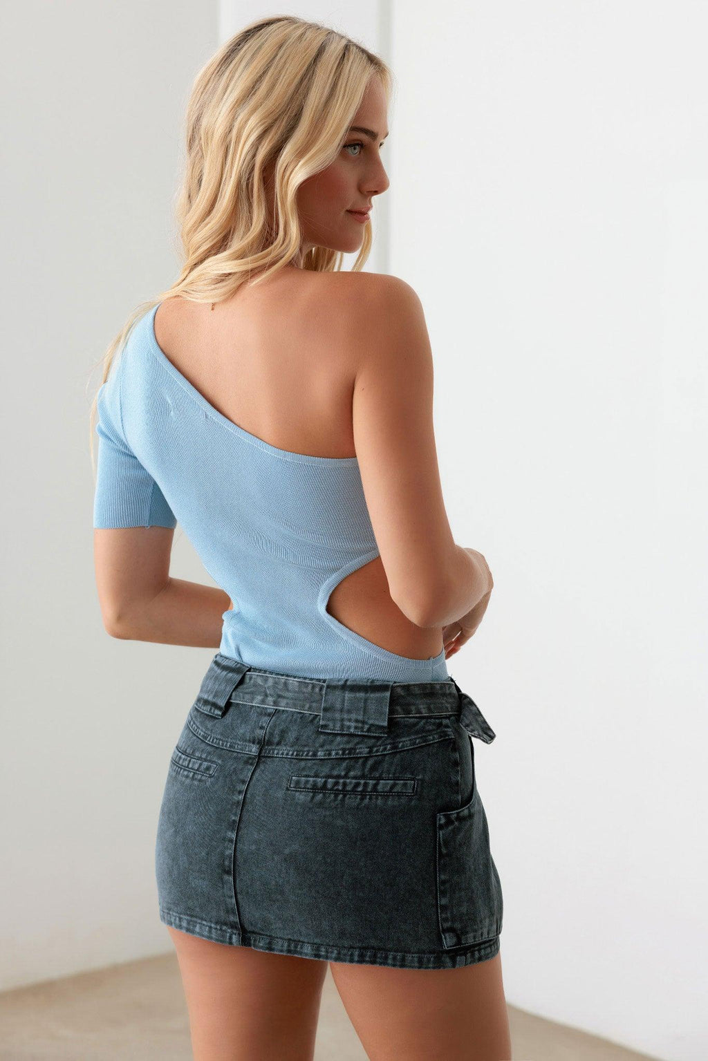 One Shoulder Side Cut-Out Stretchy Bodysuit